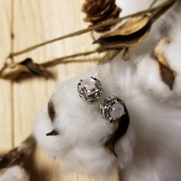 Beautiful round 925 sterling SILVER White Fire Opal stud - Picture 7 of 9